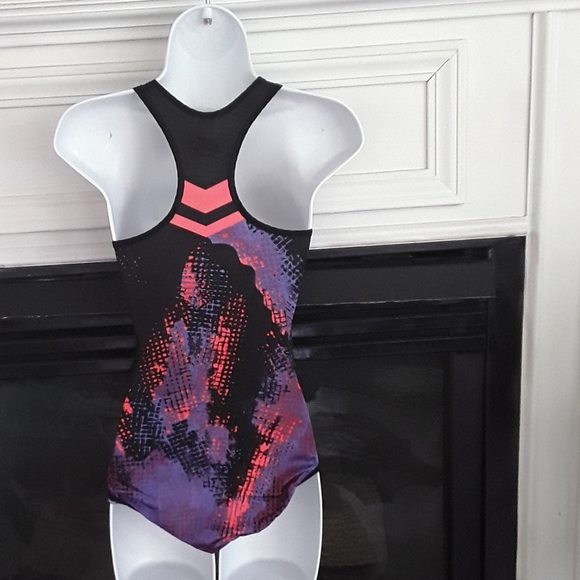 Nike Int'l Activewear - Picture 3 of 3